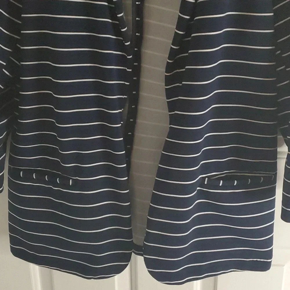 Christopher & Banks Womens Open Front Striped Blazer. Great Versatile Piece